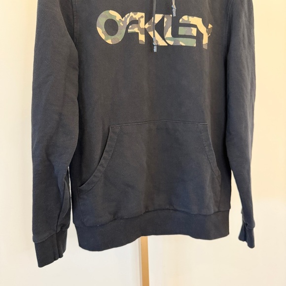 Oakley Men's L Black Camo Pullover Hoodie Custom Fit Casual Warm Quality Fabric - Picture 5 of 11